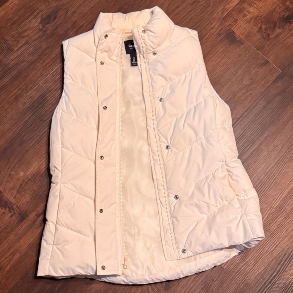 Gap White Puffer Vest